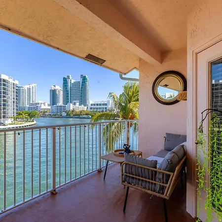 New 3Bedroom 2 Bath Condo With Water View, Walking To The Beach